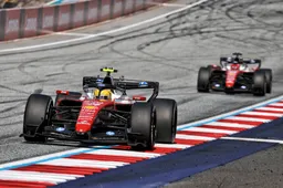 Wéér updates voor Hamilton! Wolff zet vraagtekens bij fair play door Ferrari