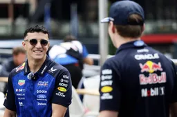 Verstappen helpt Hadjar zonder terughoudendheid: "Hij houdt niets voor mij achter"
