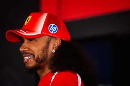 Zeer emotionele Hamilton waarschuwt Mercedes: "Het is nog niet afgelopen"