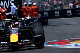 LIVE | Verstappen begint aan VT2 in Monaco na flinke crash Hadjar