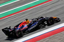 Verstappen met klachtenlijstje na behoorlijke achterstand in VT1, Russell ruim aan kop
