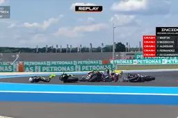 Enorm slagveld bij MotoGP-race Hongarije: 5 coureurs kegelen elkaar onderuit