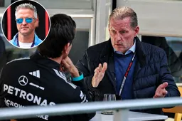 Schumacher onthult 'onaantrekkelijk aanbod' Mercedes aan Verstappen: 'Rommelt flink bij Red Bull'