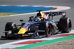 Verstappen kan niets uitrichten na dramastart, Hamilton lijdt nederlaag in thuisrace