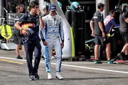 Sainz krijgt dag na Verstappen-incident alsnog forse gridstraf