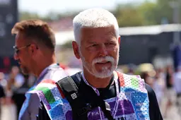 Surprise guest takes on photographer role at Hungarian GP
