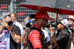 Hamilton totaal verrast door Verstappen: 'Ik zag Max niet aankomen'