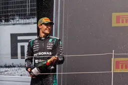 Russell schaart Verstappen in bijzonder rijtje: 'Een van de grootsten allertijden'