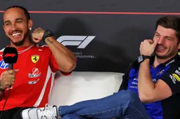 Hamilton waarschuwt voor Verstappen na Red Bull-doorbraak: 'Max is een serieuze kanshebber'