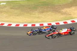 Verstappen verrast Red Bull en Hamilton met bizarre inhaalactie