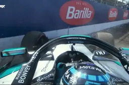 Russell zet zijn Mercedes in de muur tijdens kwalificatie op Silverstone