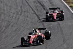 Albers woest op Ferrari na optreden Hamilton: 'Mijn bloed kookte'