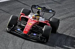 Hamilton belandt achter Verstappen door plotselinge omslag bij Ferrari in sprintkwalificatie