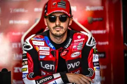 Meervoudig MotoGP-kampioen radeloos: "Ik zie geen uitweg"