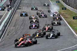 WK-stand | Verstappen verliest klein beetje terrein, Russell zet Hamilton op scherp