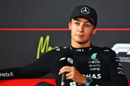 Russell verwijt het Verstappen ook: 'Hij trapte vol op de rem'