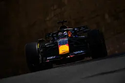 Verstappen kondigt gridstraf aan na rampzalige kwalificatie in Baku
