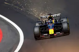 Verstappen woest na ingreep Red Bull in gevecht met Hamilton: "Maat, what the f*ck?!"