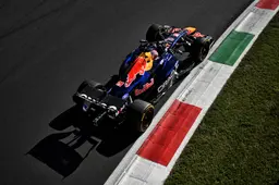 Verstappen somber over fikse achterstand Red Bull: ‘Het gat is groot’