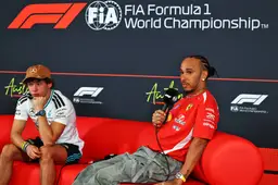 Hamilton ziet Red Bull Racing Ferrari voorbijstreven en hoopt op misstap