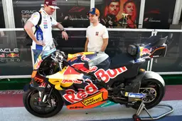 Verstappen waarschuwt MotoGP-coureur Pedrosa na grap over 'bestellen nieuwe rug'