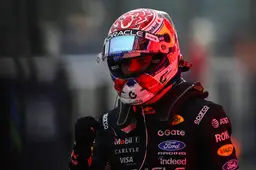 Verstappen riskeert straf na opmerkelijke actie bij pituitgang Singapore