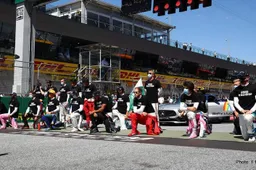 Hamilton: No driver was forced to take a knee