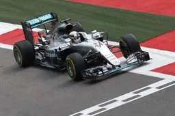 Sochi FP3: Hamilton from Rosberg with Vettel chasing