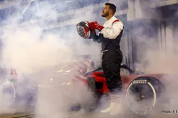 F1 lights up Chicago with Soldier Field Stadium stunt