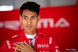 Formula 2: Gelael penalised for felling marshals