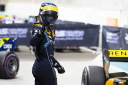 Yas Marina F2: Sette Câmara claims pole