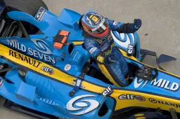 Renault could go from yellow to blue for 2017