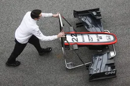McLaren MP4-30 short nose for Austria fails crash tests