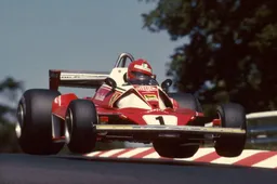 Lauda undergoes lung transplant