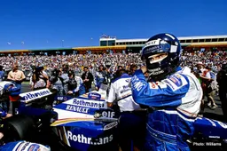 Melbourne Flashback: Hill wins first F1 race at Albert Park