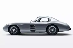 1955 Mercedes-Benz 300 SLR sold for €135-million