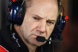 Newey: Only Mercedes and Ferrari can win the F1 title