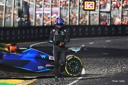 Why did Albon crash at the 2023 Australian Grand Prix?