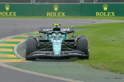 Melbourne FP2: Alonso tops rain-marred session
