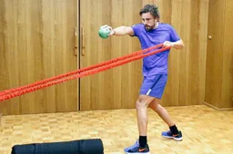Alonso in top shape for years to come says trainer