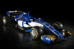 Sauber C36-Ferrari breaks cover