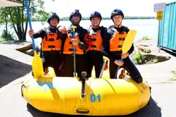 Red Bull drivers do white water rafting