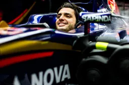 Sainz says move to Ferrari talk are rumours