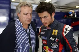 Sainz unlikely to score podiums in 2016 says father