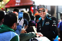 Media and F1 drivers ovation for Kubica's "awesome" comeback