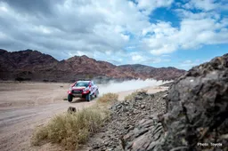 Dakar Day 5: Sainz extends lead, Alonso seventh on the day