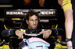 Report: Ricciardo takes base salary cut in McLaren deal