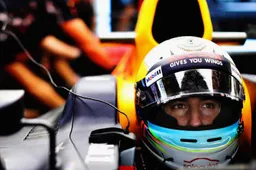 Ricciardo and Hartley get engine grid penalties 