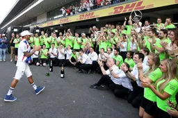 Mercedes win Laureus Award for Best Team of the Year
