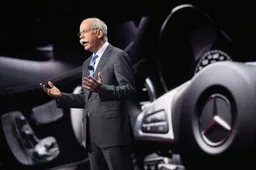 Mercedes chief says F1 must embrace new media asap